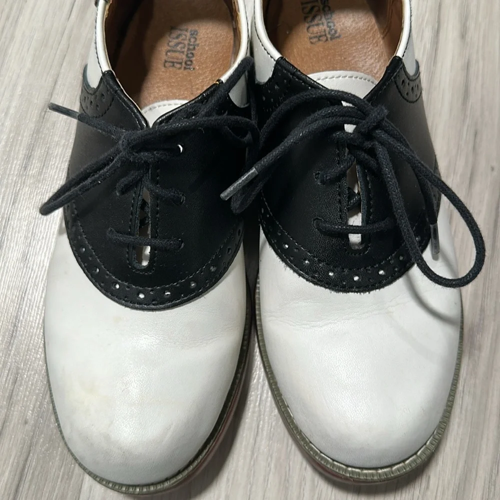 School Issue Vintage Girls Varsity Black and White Oxfords Size 2.5